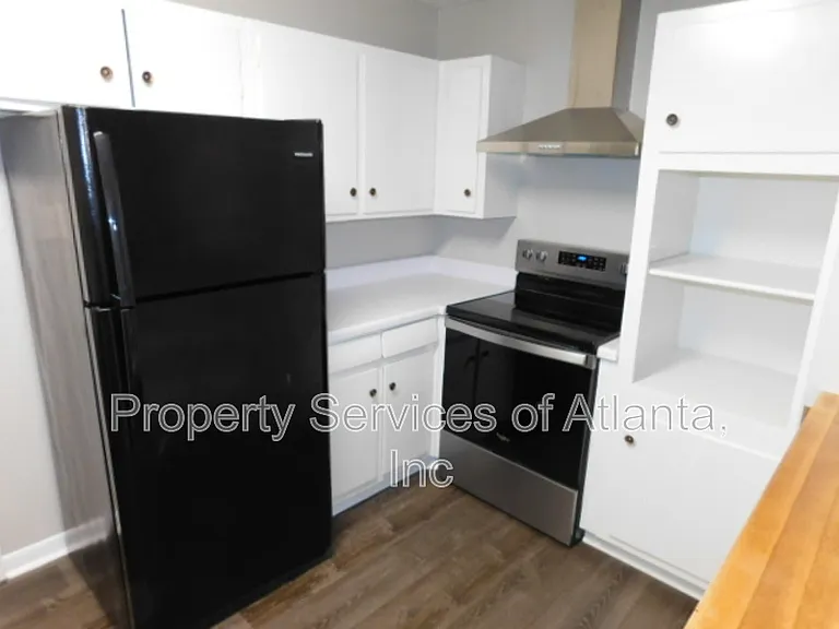 1170 Baker Ln — Photo 10