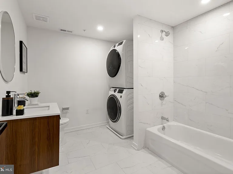 240 Hermitage St #102 — Photo 17