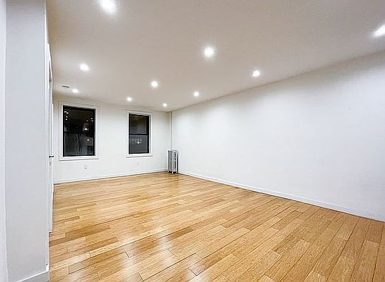 2nd image of 82 Livingston Ave #1
