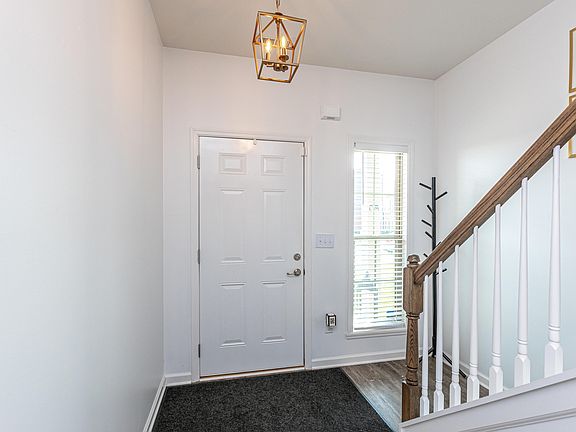 3rd image of 2725 Meadowsweet Ln
