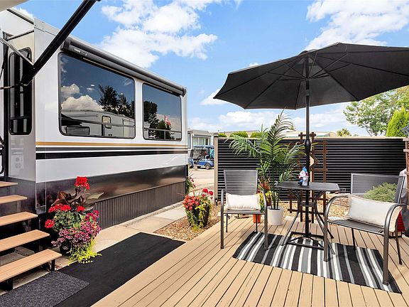 2nd image of 415 Commonwealth Rd #396