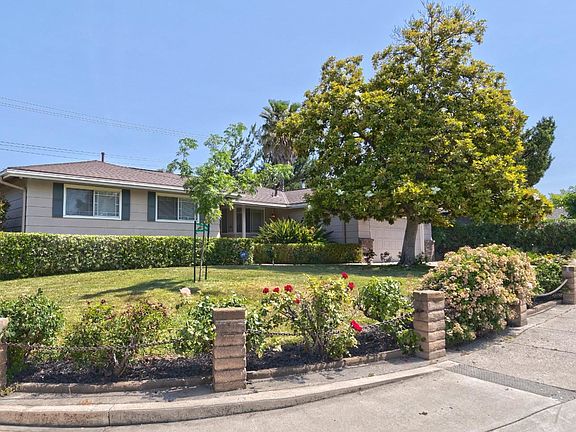 3rd image of 6337 Meadowvista Dr