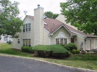 2 Curtis Ct, Manalapan, NJ 07726