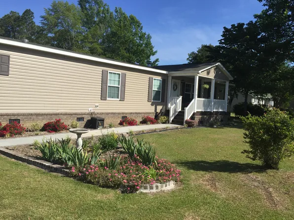 215 Hines Dr, Bonneau, SC 29431