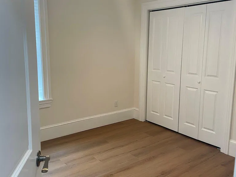 1st Bedroom - Large Closet