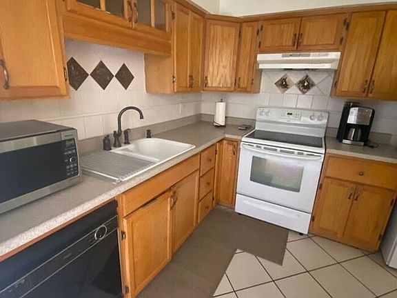 2nd image of 1341 E Fort Lowell Rd APT M