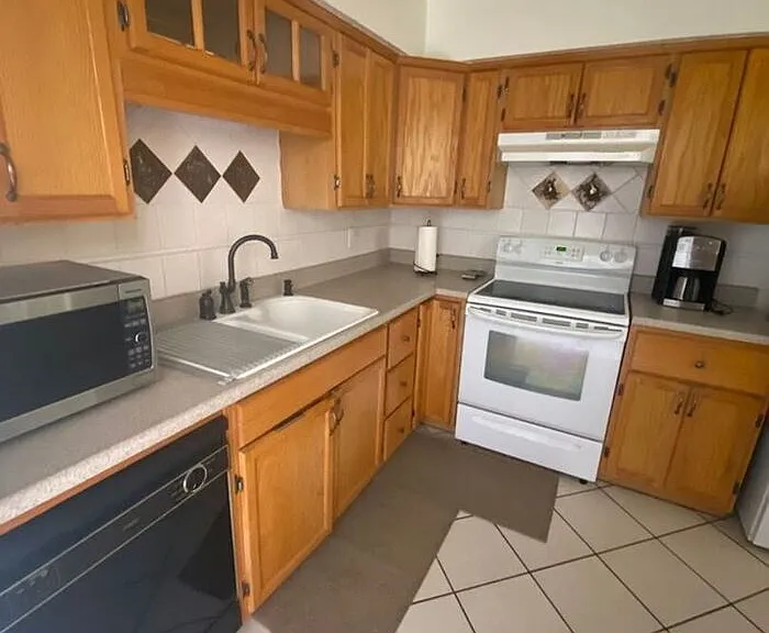 1341 E Fort Lowell Rd #M — Photo 2