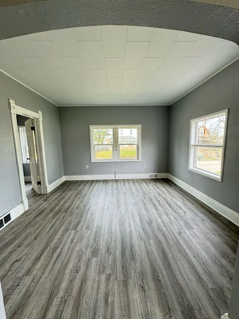 Move in Special - 3-Bedroom, 1-Bathroom Home $1,125/Month — Photo 4