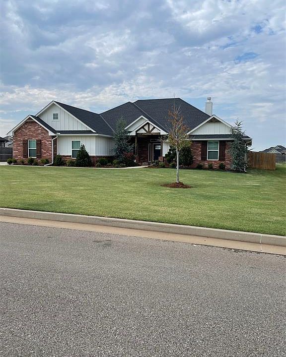 1st image of 3859 Eastridge Cir NE