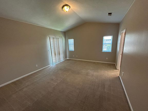 5th image of 2240 Lorena Ave
