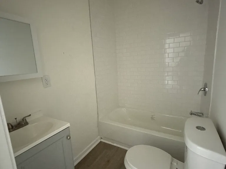 6125 Glenmore Ave #1 — Photo 3