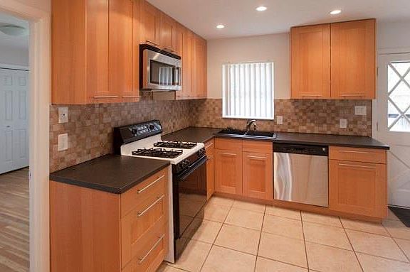 4th image of 635 Scottsdale Dr