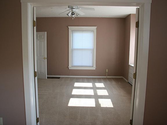 3rd image of 308 W Stadium Ave