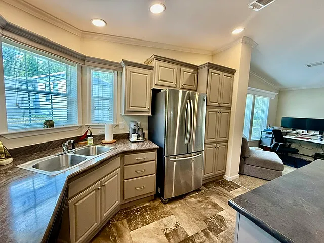 47 Valley Dr — Photo 8