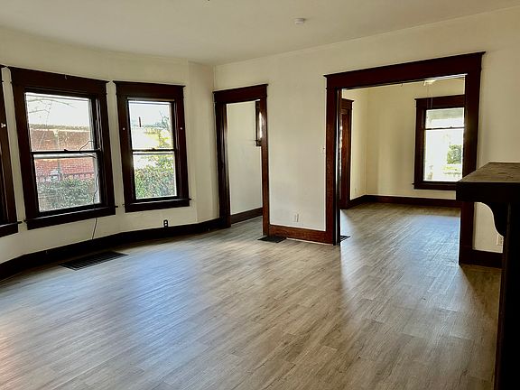 2nd image of 212 N 18th St