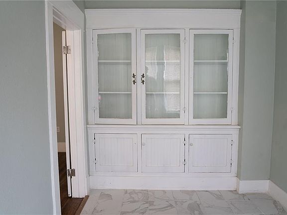 4th image of 3002 S Jennings Ave