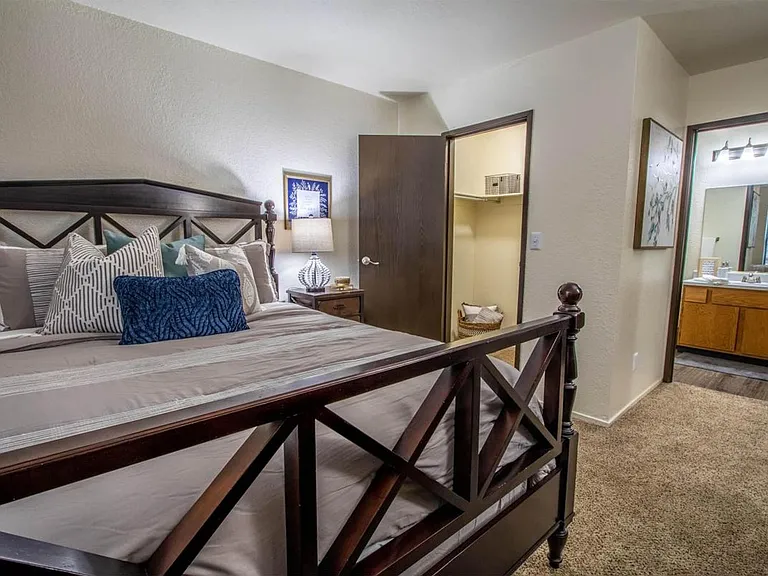 ONE MONTH FREE! APPLY FREE! VIRTUAL TOURS! — Photo 99