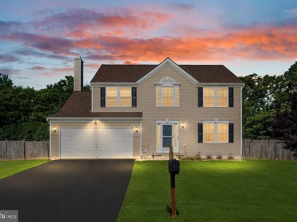 428 Calvert Cir, Bunker Hill, WV 25413