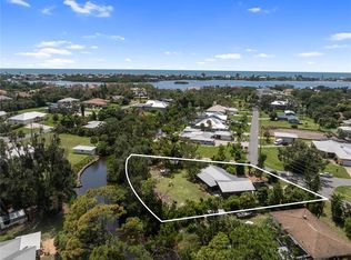 217 Charles Dr, Nokomis, FL 34275