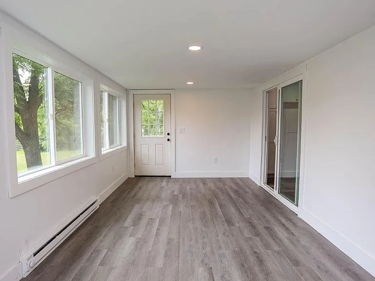 207 N Main St — Photo 14