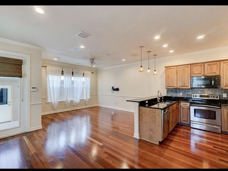 1443 Harmon Ave — Photo 6