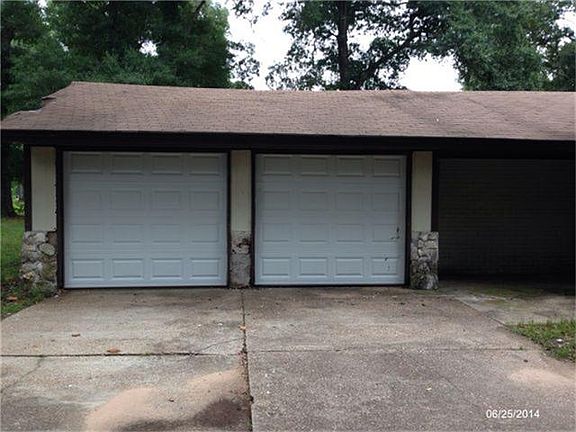 4th image of 12046 Lake Forest Dr