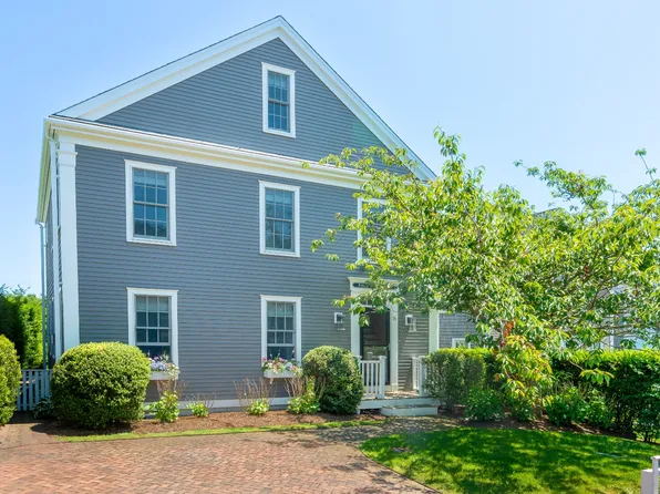 74 Goldfinch Dr, Nantucket, MA 02554