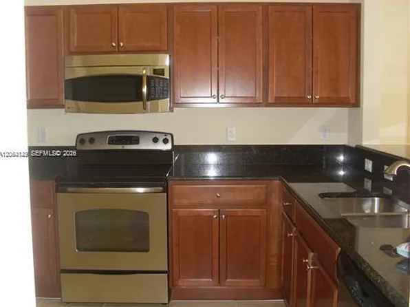 11501 NW 89th St APT 105, Doral, FL 33178