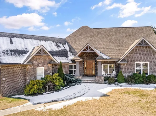 1300 Collier Ridge Ln, Powell, TN 37849
