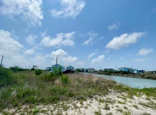 111 Gadwell Ln, Rockport, TX 78382