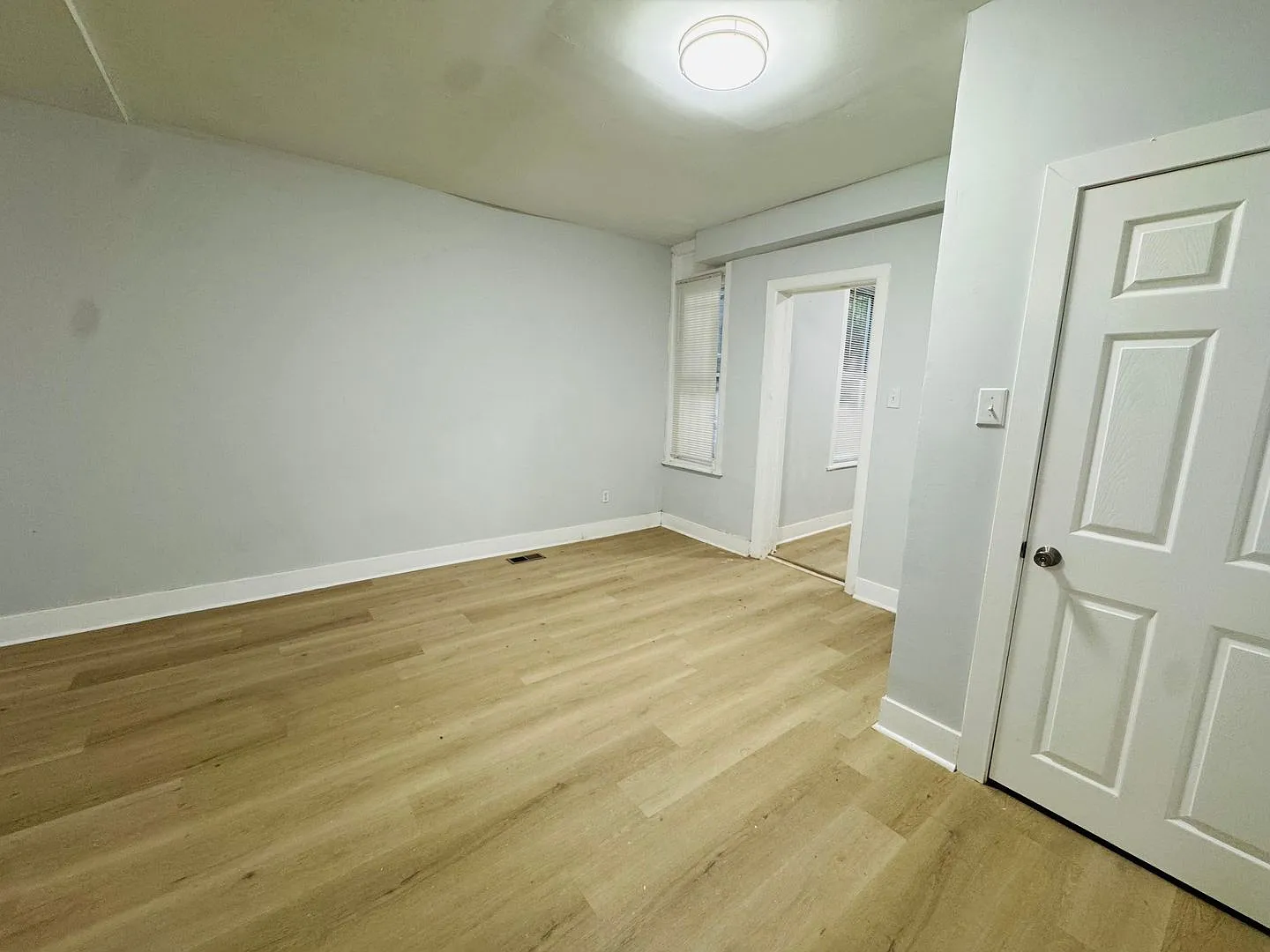 4 bed, 1.5 bath, $1,800 — Photo 4