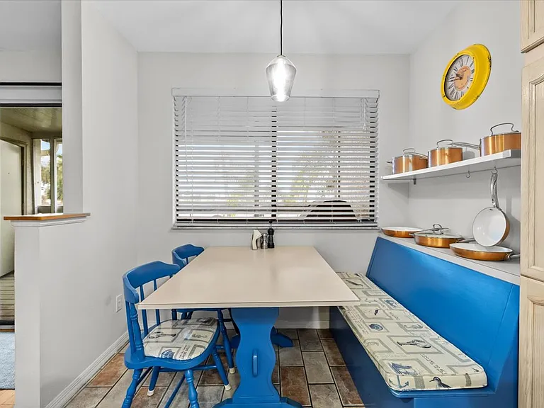 2392 Hanover Dr — Photo 16