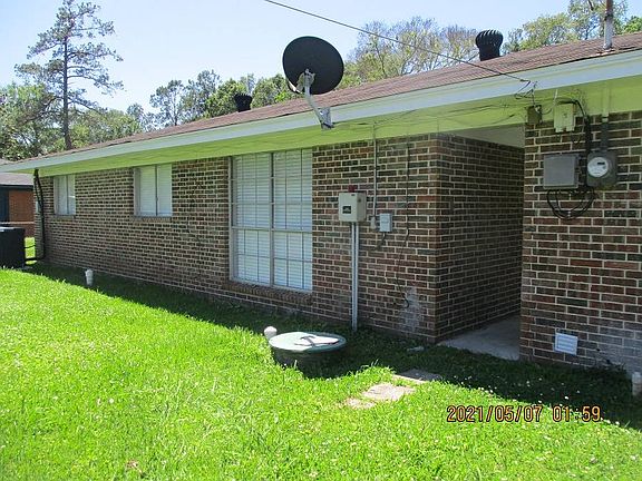 2nd image of 160 Sierra Ln