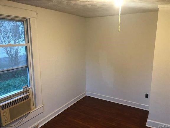5th image of 2309 Waverly St
