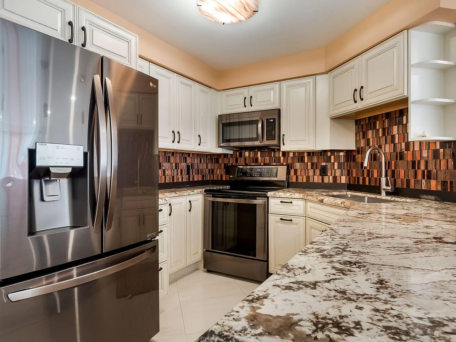 2 bed, 2.0 bath, 1080 sqft, $3,200 — Photo 4
