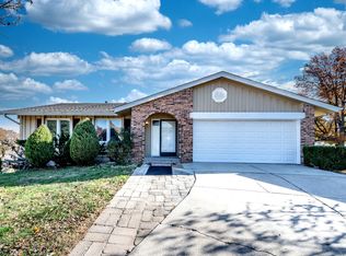 12801 Calamaide Ct, Maryland Heights, MO 63043