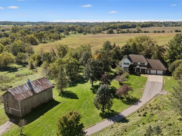 1837 Jordan Creek Rd NE, Solon, IA 52333