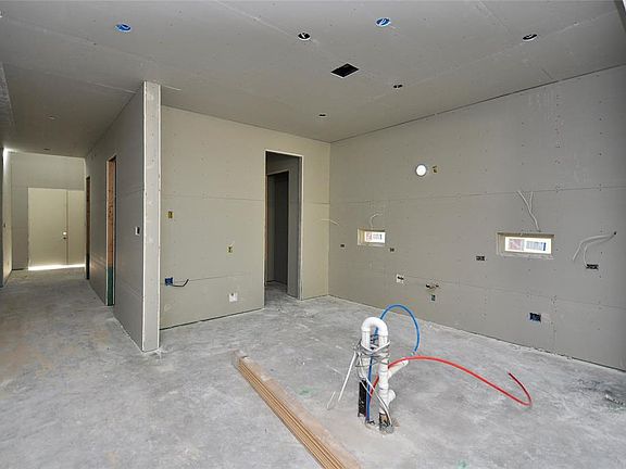 5th image of 22 Burgess Bend Way