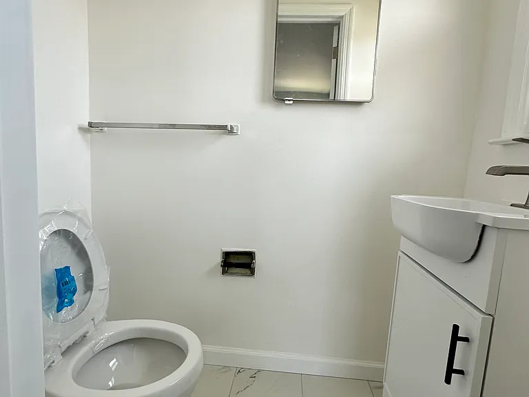 109 Manila Ave #2 — Photo 7