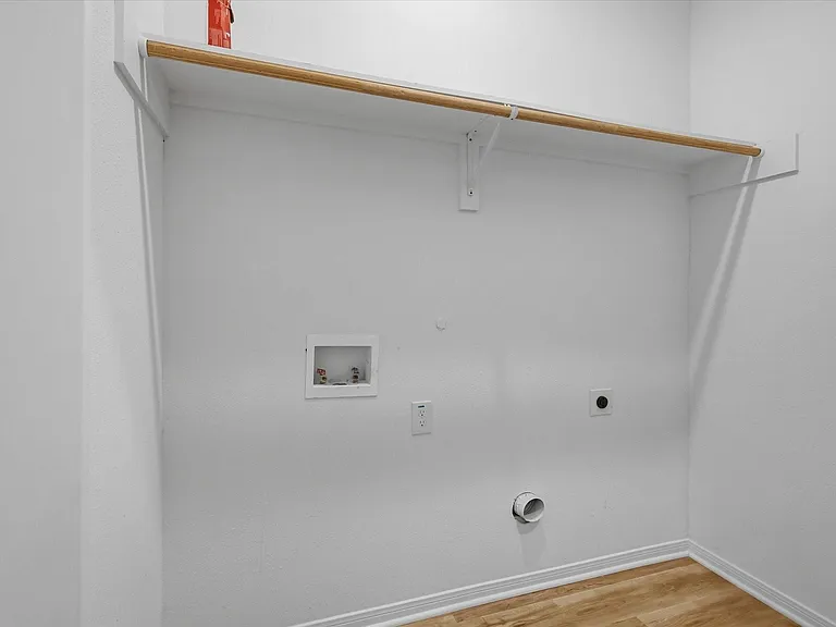 205 N Bay Ave #B — Photo 13