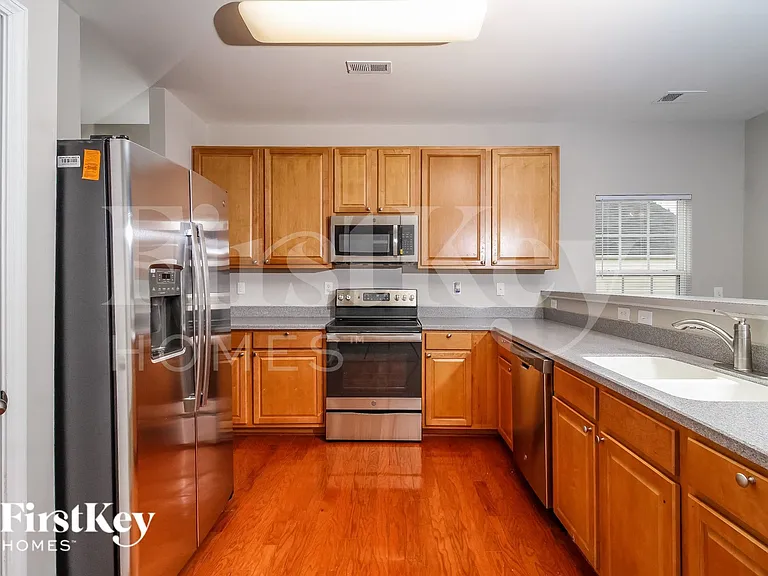 1810 Beeson Park Ln — Photo 4