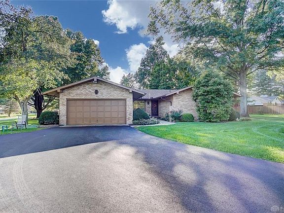 3rd image of 1748 Lakeshore Dr