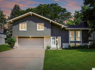 12724 Erskine St, Omaha, NE 68164