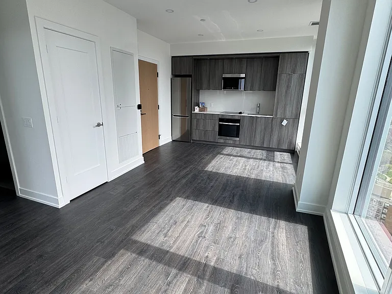 25 Cordova Ave #Penthouse 05 — Photo 5