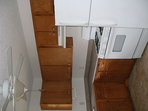 3rd image of 802 Garfield St W APT 61