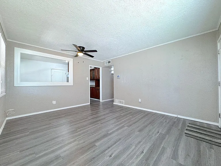 7816 Santa Monica Ct — Photo 5