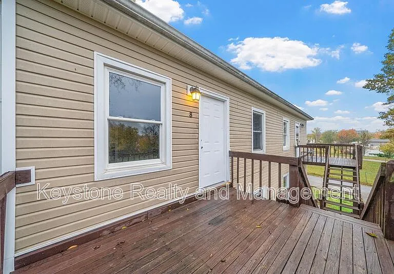 1525 Ferrell St #7 — Photo 2