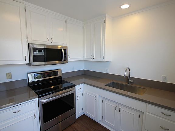 5th image of 1501 Santa Barbara St APT F