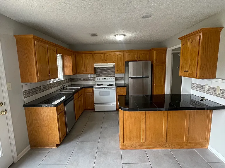 22-01 Blair Rd — Photo 7