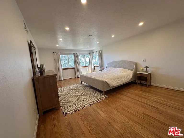2846 Angelo Dr — Photo 15